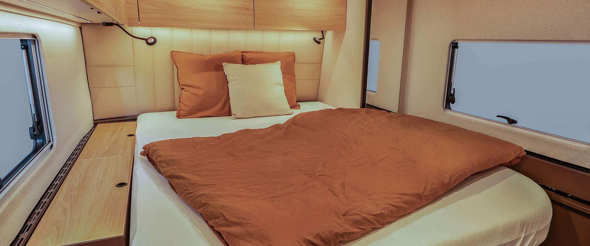 Schlafbereich - Bürstner Signature SFT 7.1 - bei Wika mieten